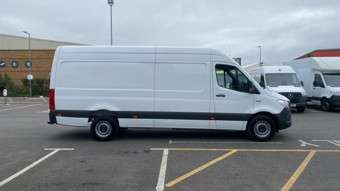 Mercedes-Benz Sprinter E314 L3 Electric Rwd 100kW 81kWh Pro Van Auto - Image 7
